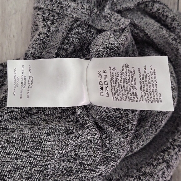 🛍Lucky Brand Womens M Heathered Grey Long‎ Sleeve Crew Neck Top Soft Casual - Picture 3 of 6